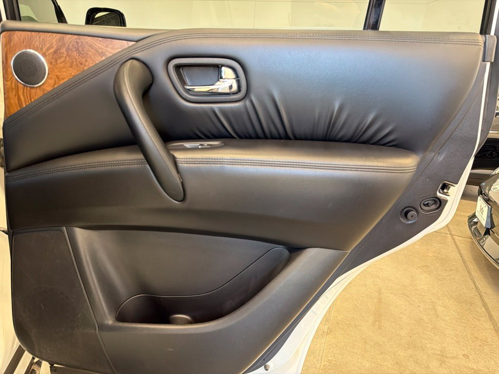 Photo 19 of this Nissan Armada