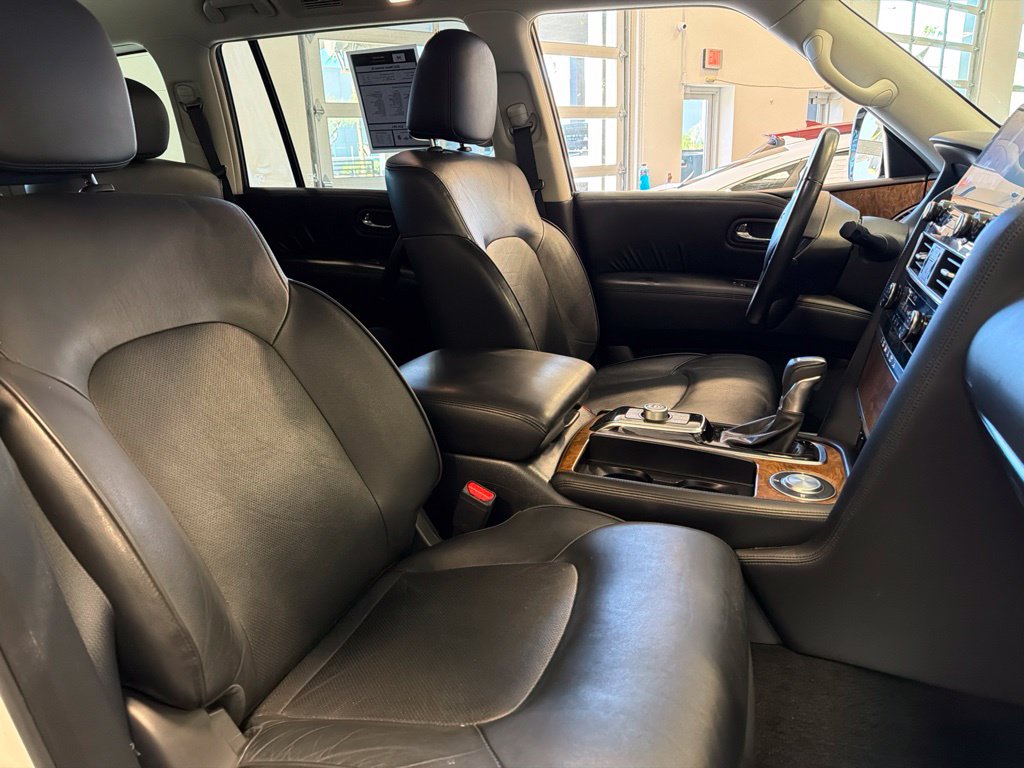 Photo 21 of this Nissan Armada
