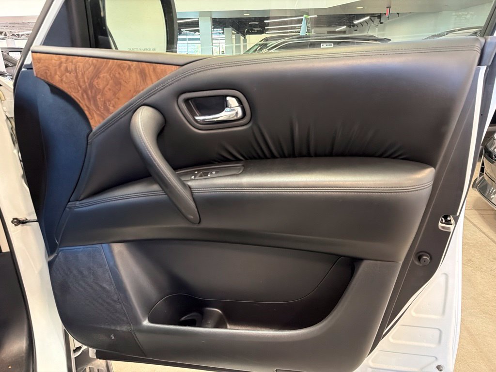 Photo 22 of this Nissan Armada