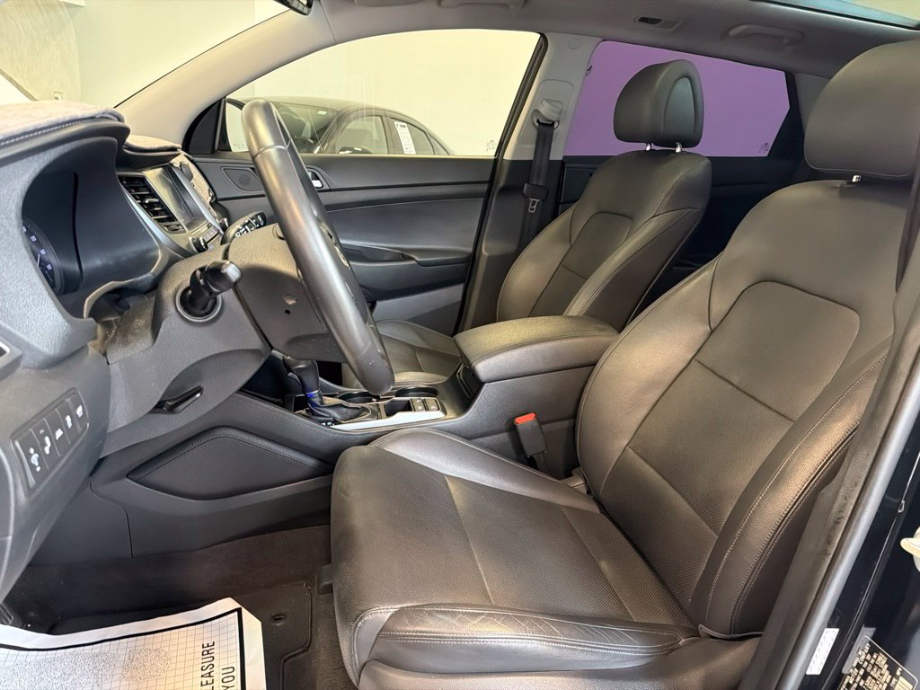 Photo 9 of this Hyundai Tucson