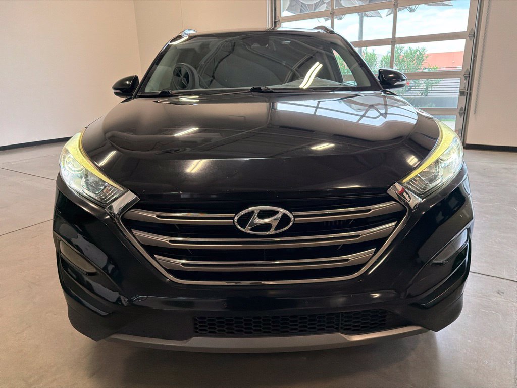 Photo 8 of this Hyundai Tucson