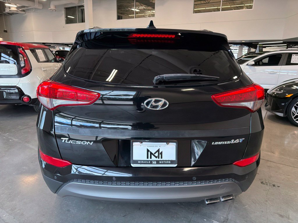 Photo 4 of this Hyundai Tucson
