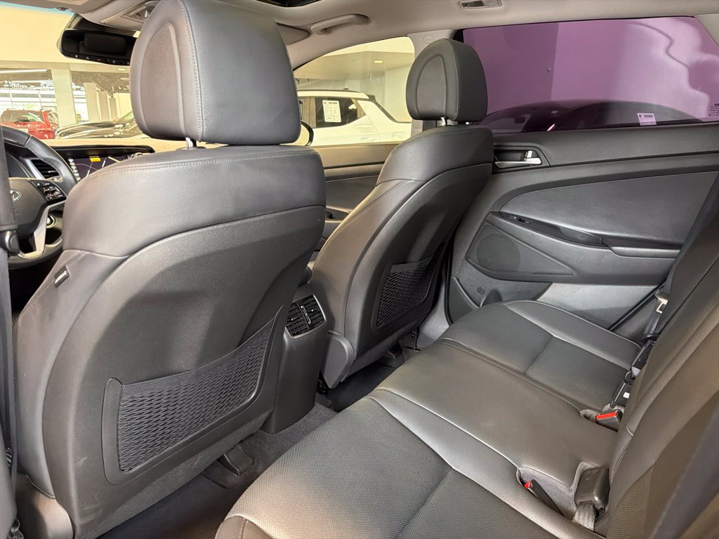 Photo 13 of this Hyundai Tucson