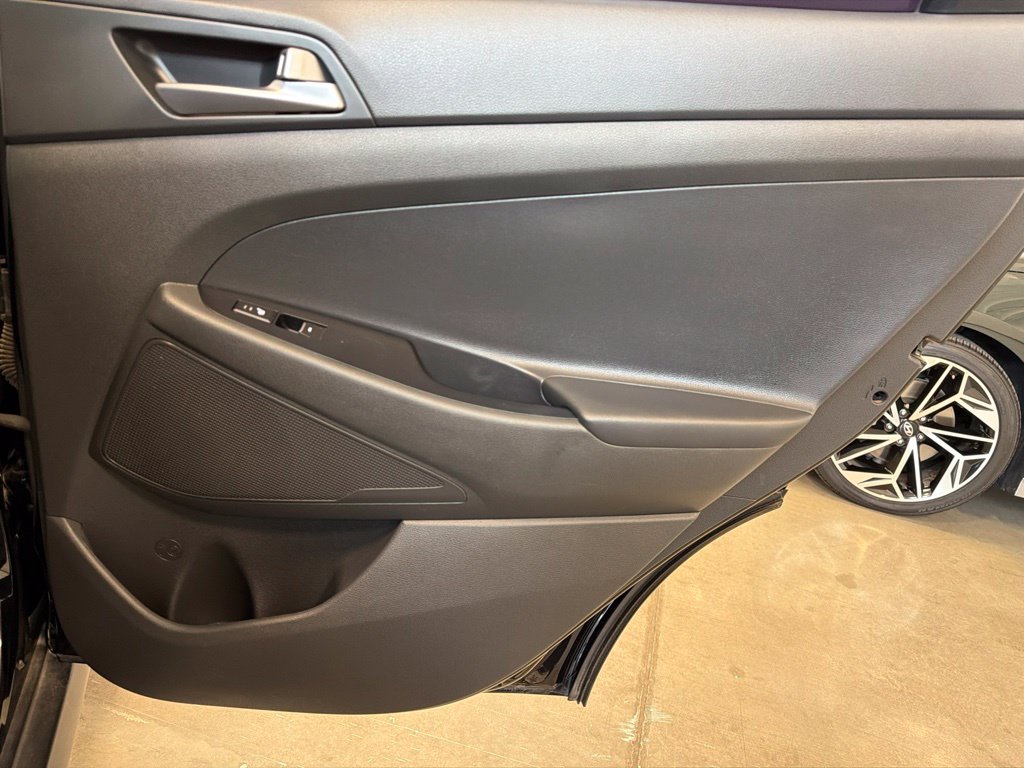 Photo 18 of this Hyundai Tucson