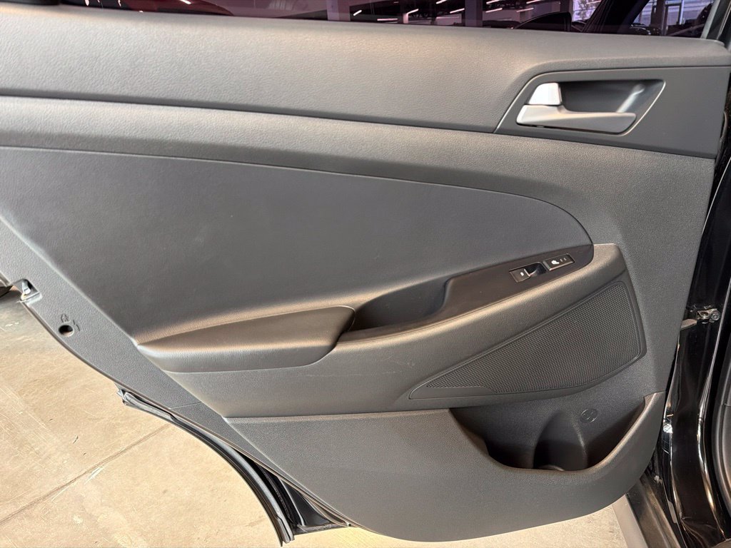 Photo 14 of this Hyundai Tucson