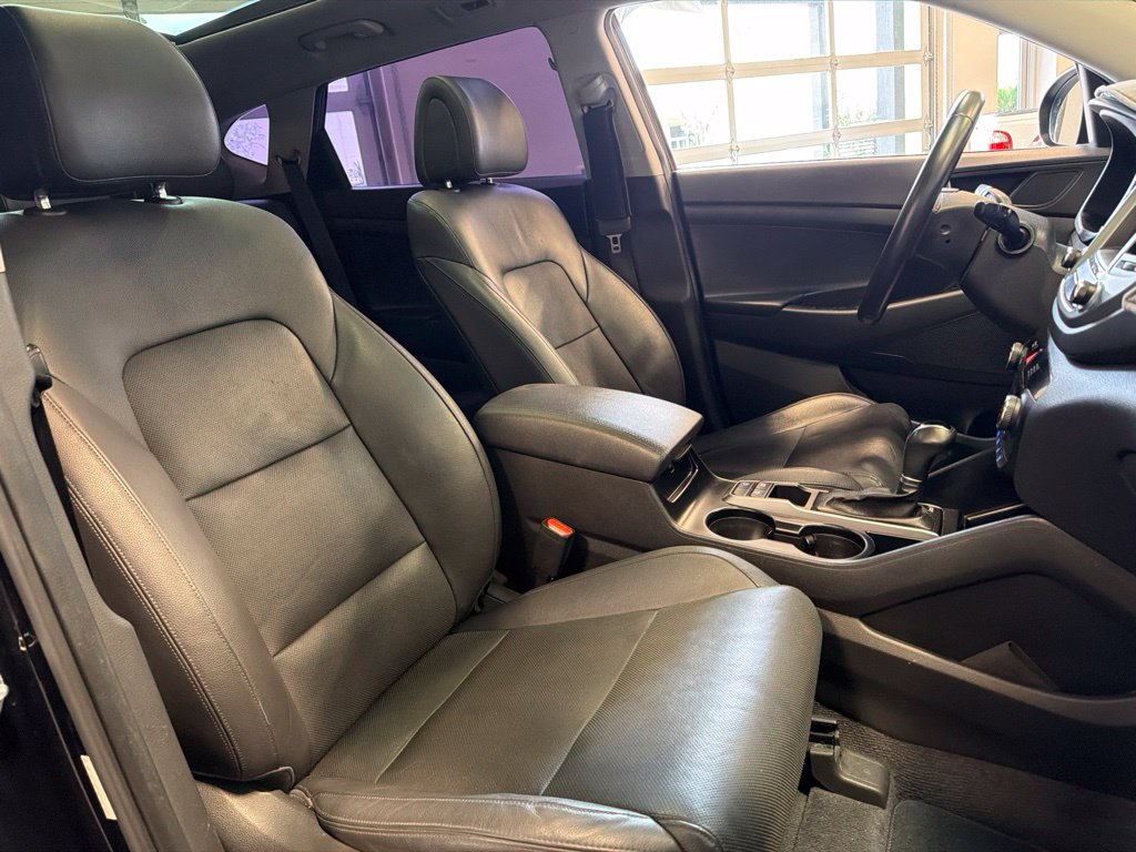 Photo 20 of this Hyundai Tucson