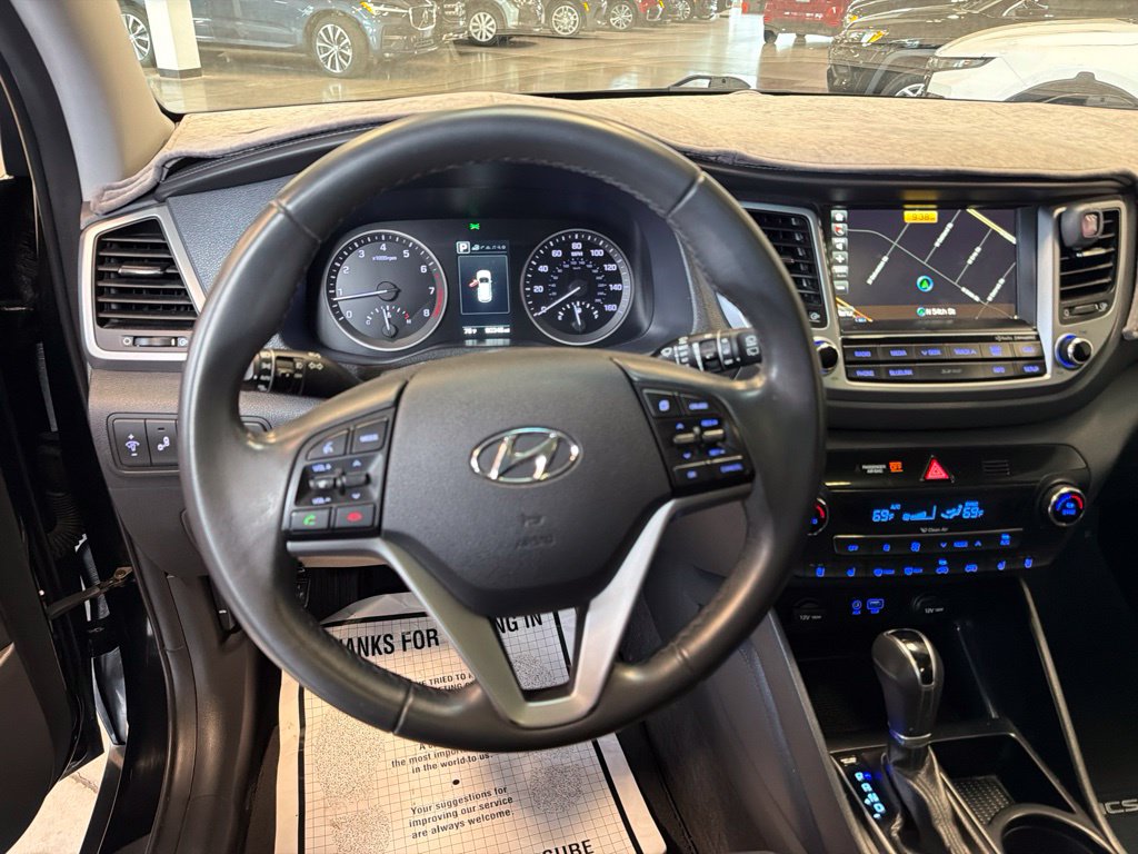 Photo 22 of this Hyundai Tucson
