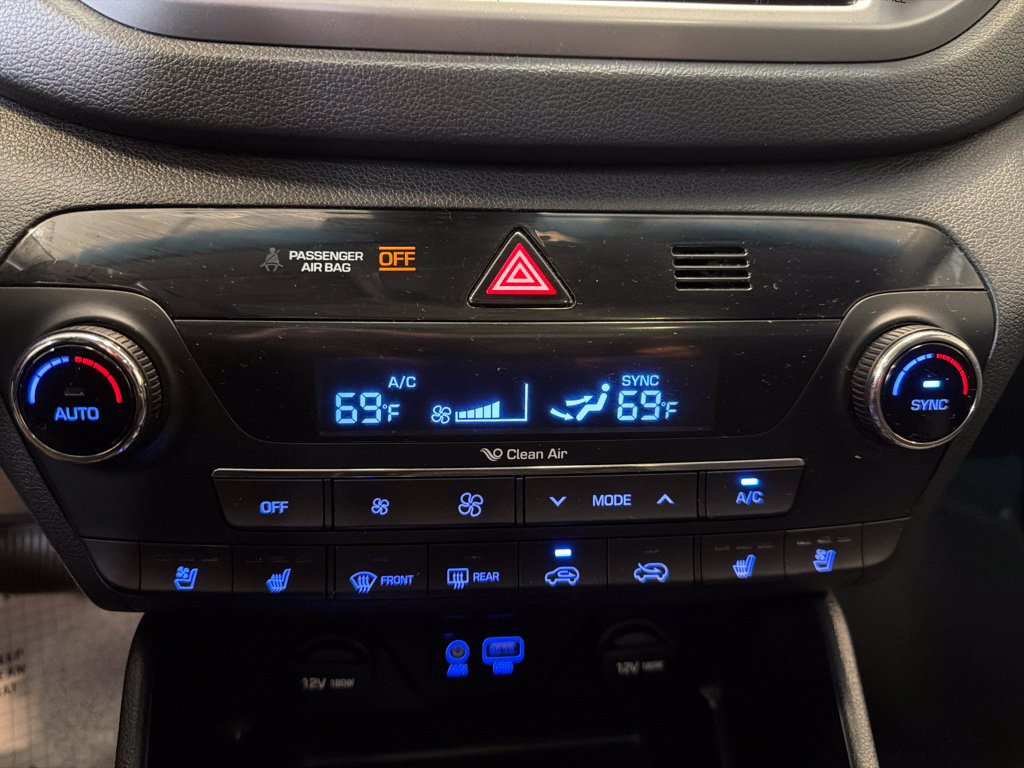 Photo 25 of this Hyundai Tucson