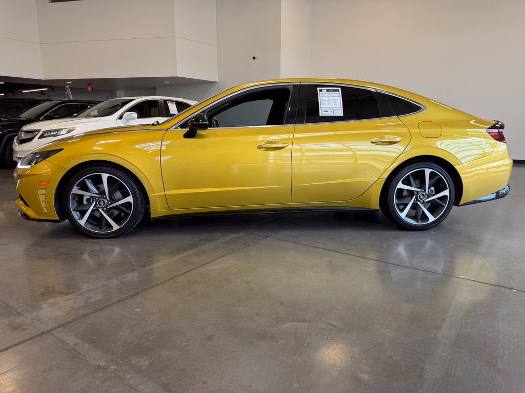 Photo 2 of this Hyundai Sonata
