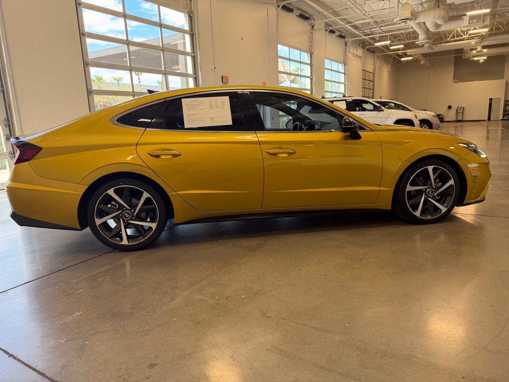 Photo 6 of this Hyundai Sonata