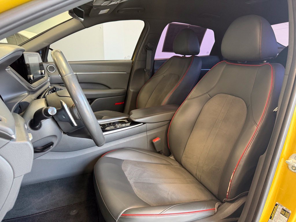 Photo 9 of this Hyundai Sonata