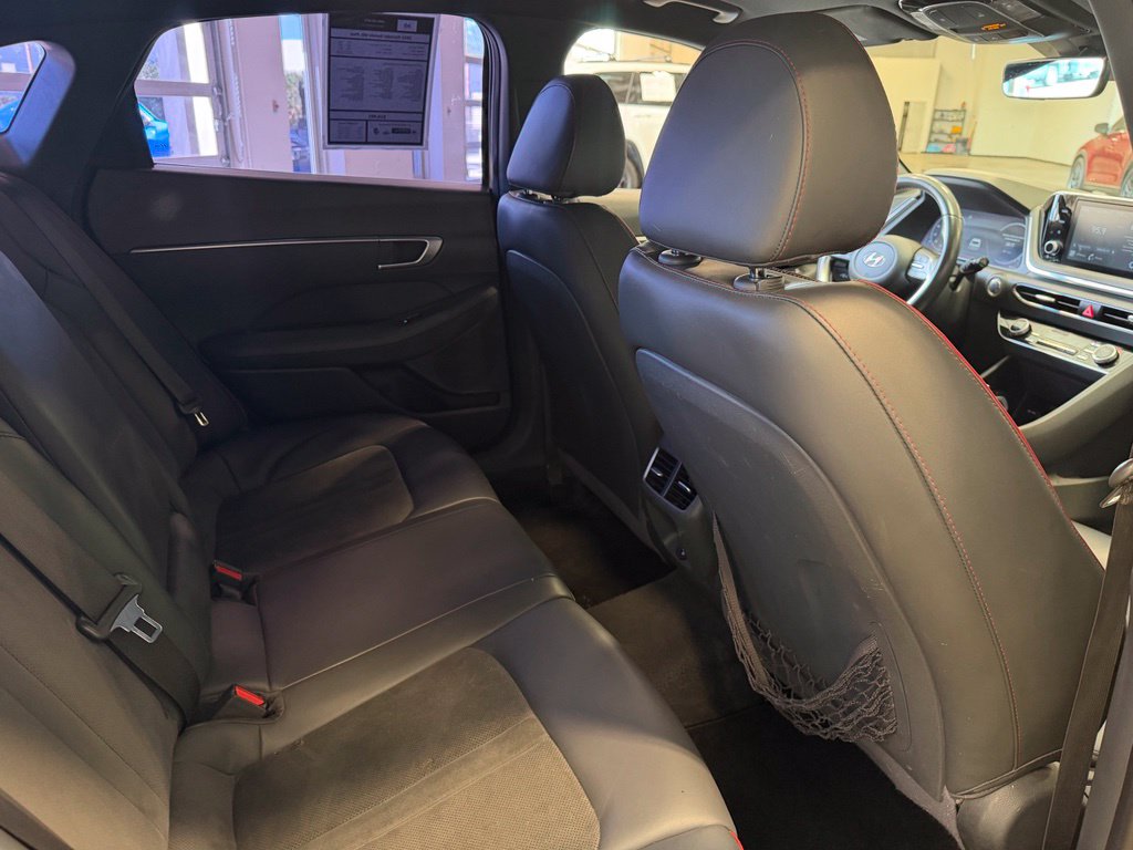 Photo 12 of this Hyundai Sonata