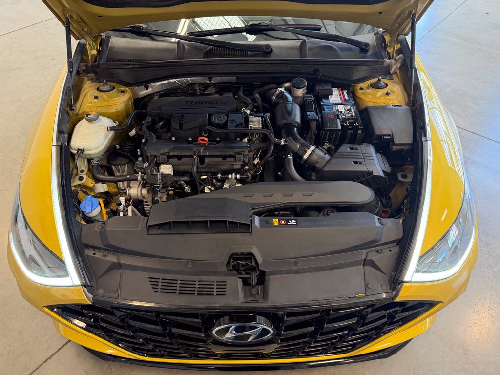 Photo 23 of this Hyundai Sonata