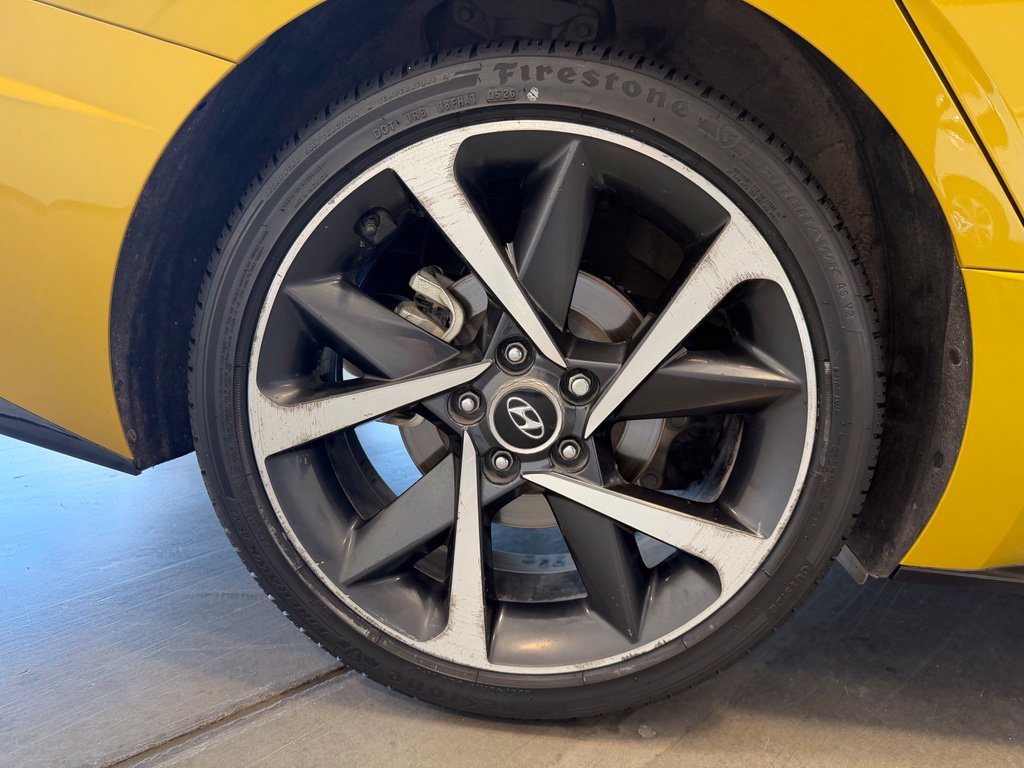 Photo 26 of this Hyundai Sonata