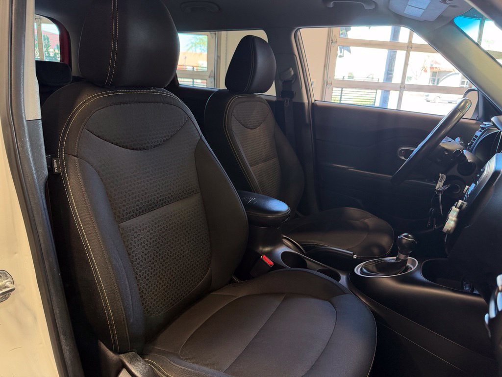 Photo 16 of this Kia Soul