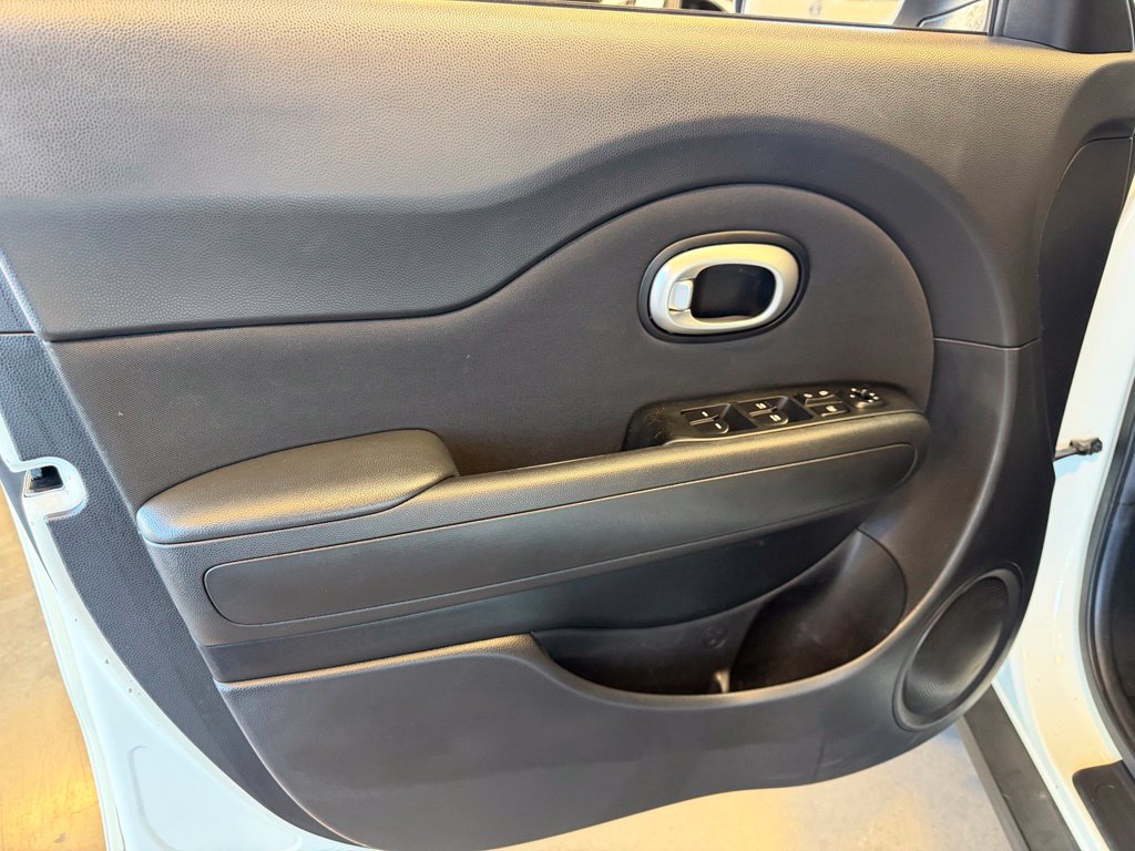 Photo 18 of this Kia Soul