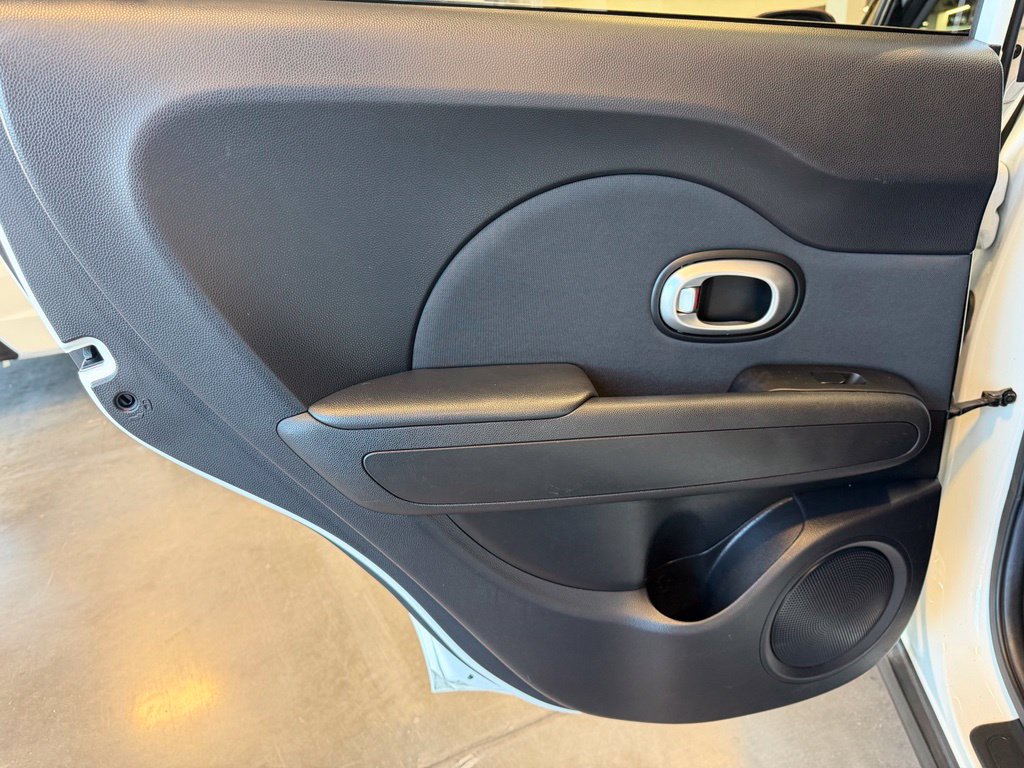 Photo 19 of this Kia Soul