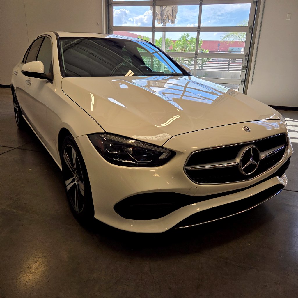 Photo 3 of this Mercedes-Benz C 300