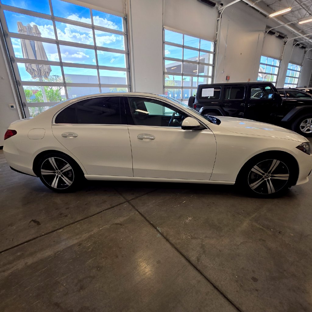 Photo 5 of this Mercedes-Benz C 300