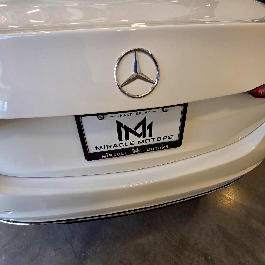 Photo 10 of this Mercedes-Benz C 300