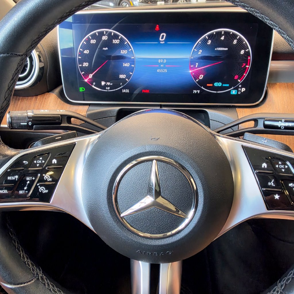 Photo 16 of this Mercedes-Benz C 300