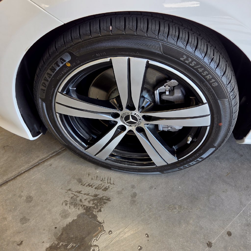 Photo 21 of this Mercedes-Benz C 300