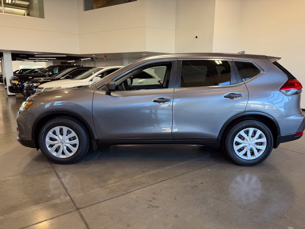 Photo 2 of this Nissan Rogue
