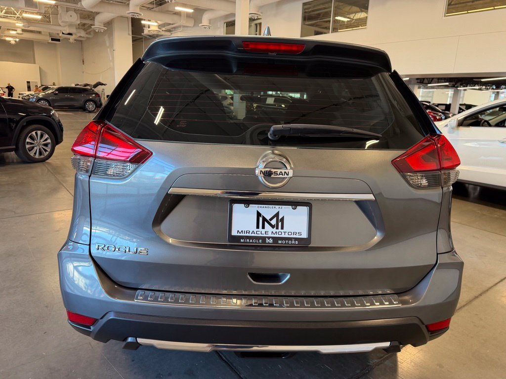 Photo 4 of this Nissan Rogue
