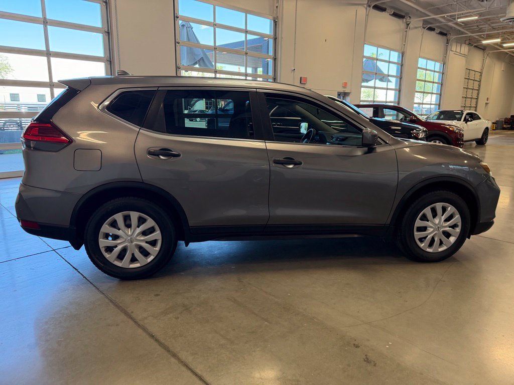 Photo 6 of this Nissan Rogue
