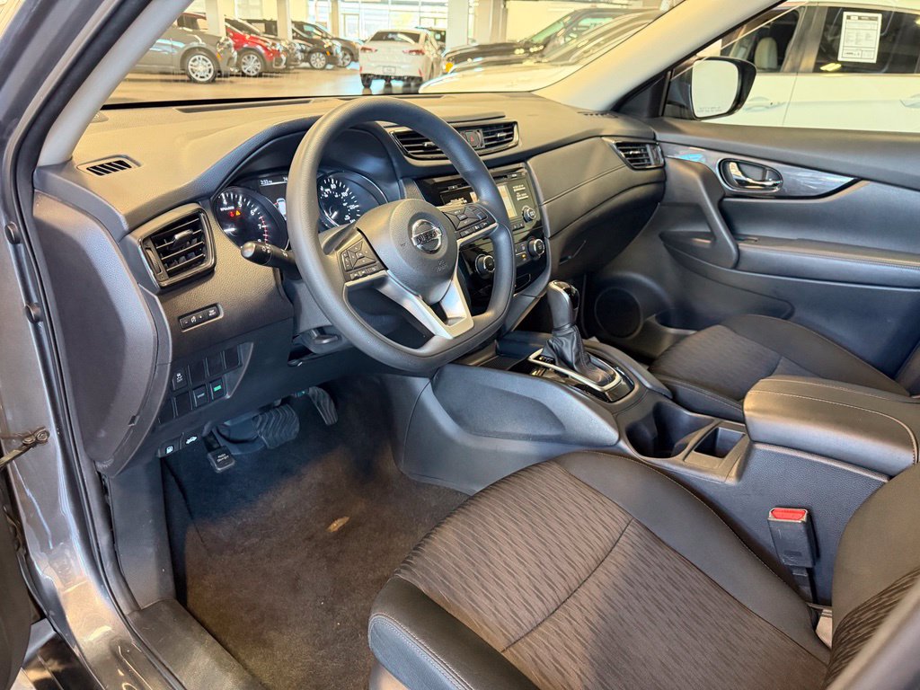 Photo 9 of this Nissan Rogue