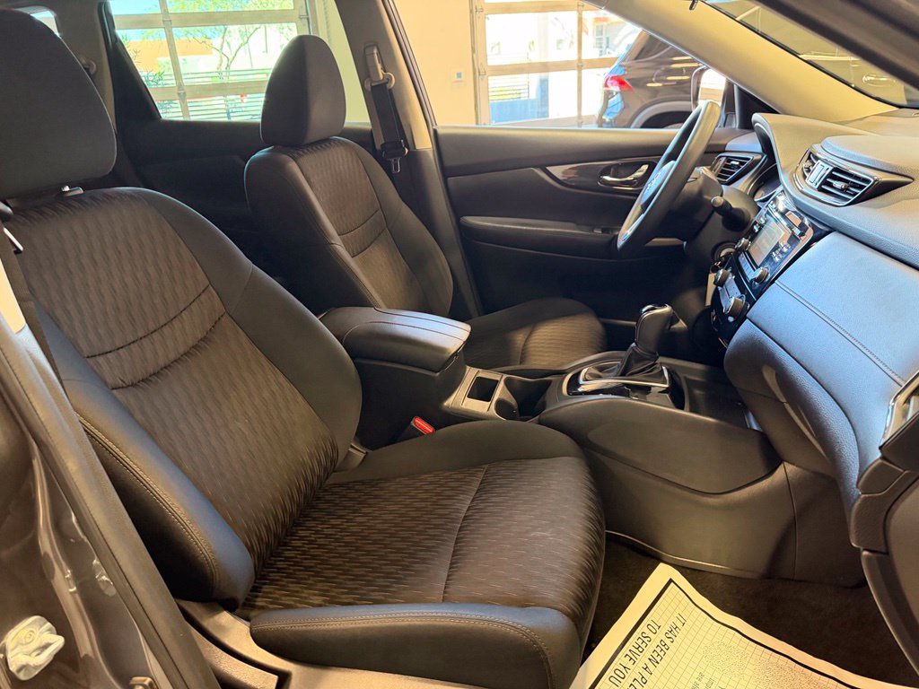 Photo 15 of this Nissan Rogue