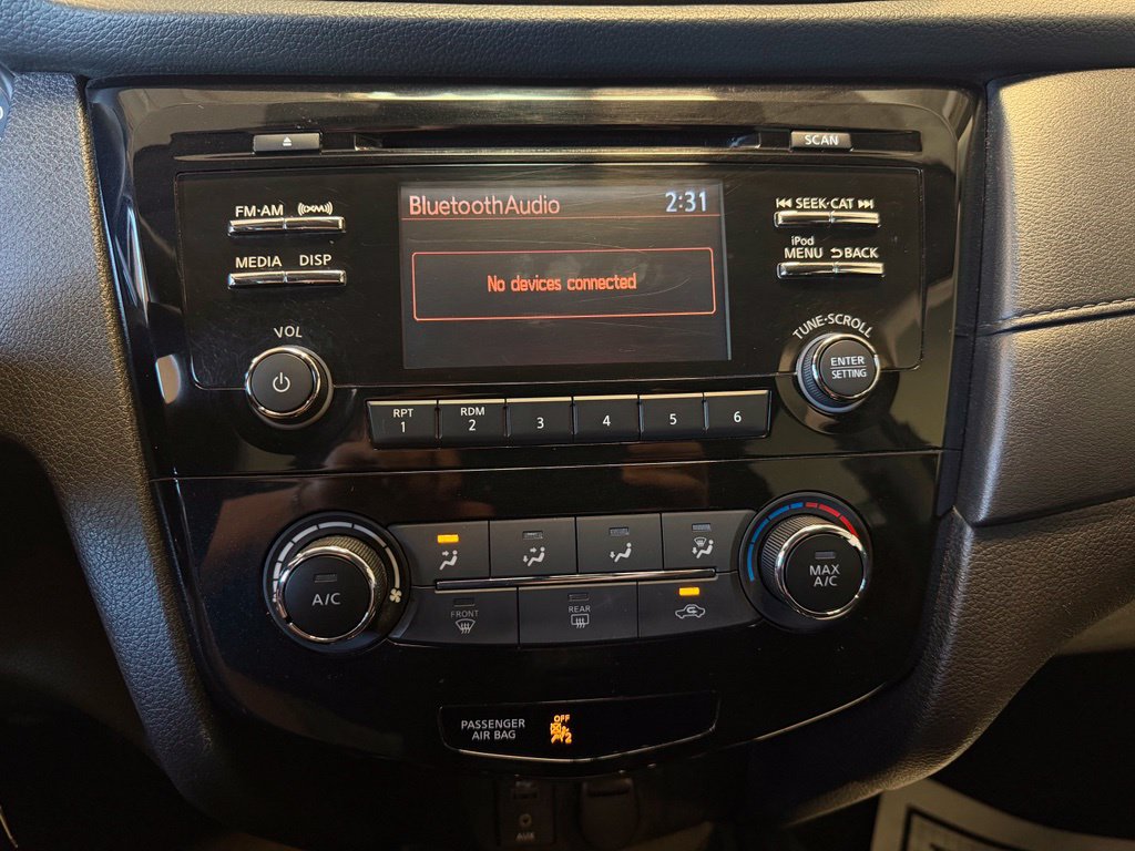 Photo 22 of this Nissan Rogue