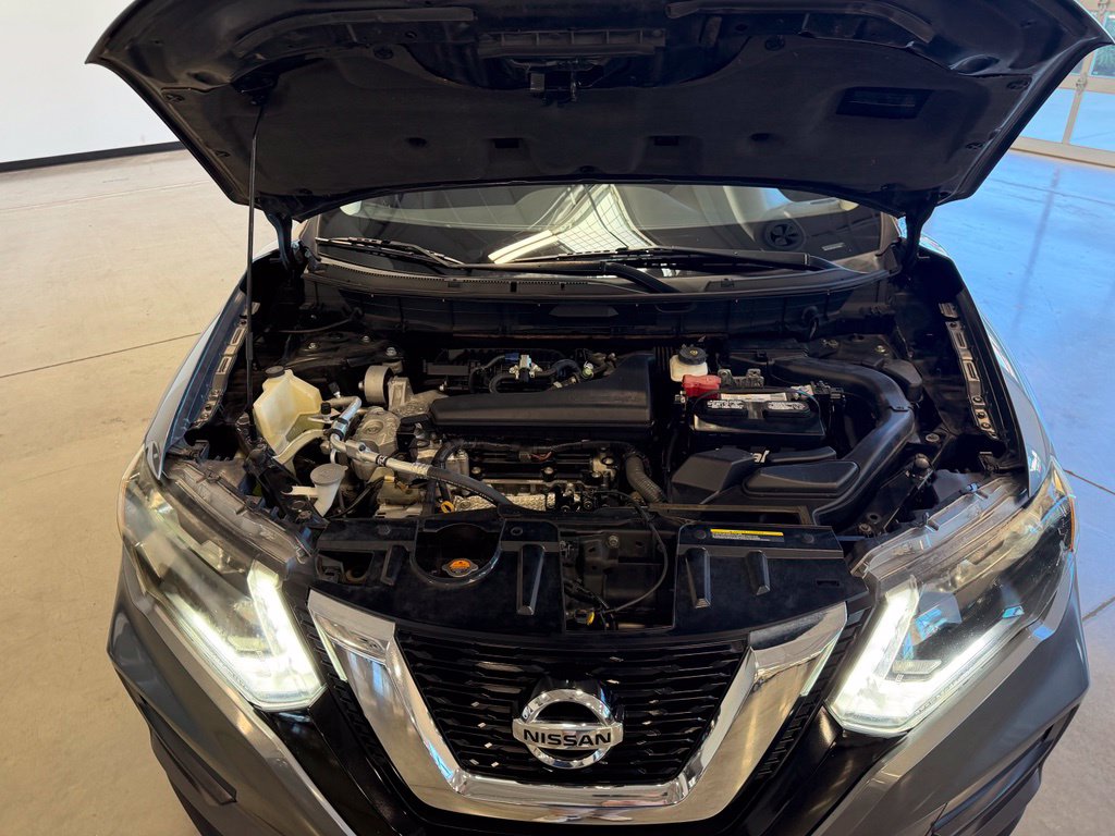 Photo 23 of this Nissan Rogue