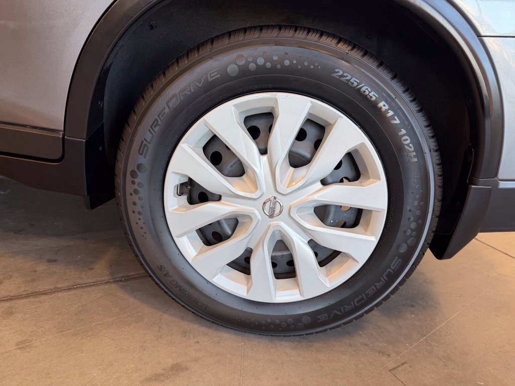 Photo 25 of this Nissan Rogue