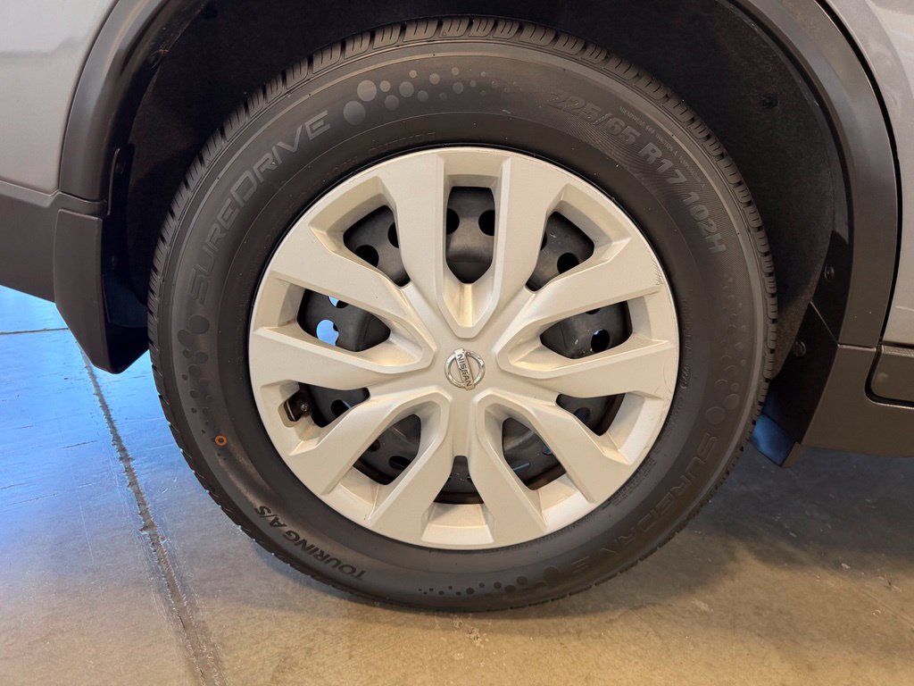 Photo 26 of this Nissan Rogue