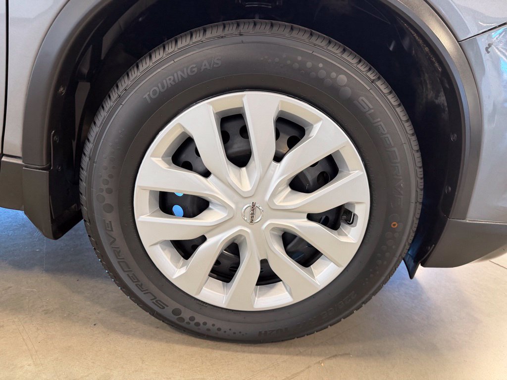 Photo 27 of this Nissan Rogue