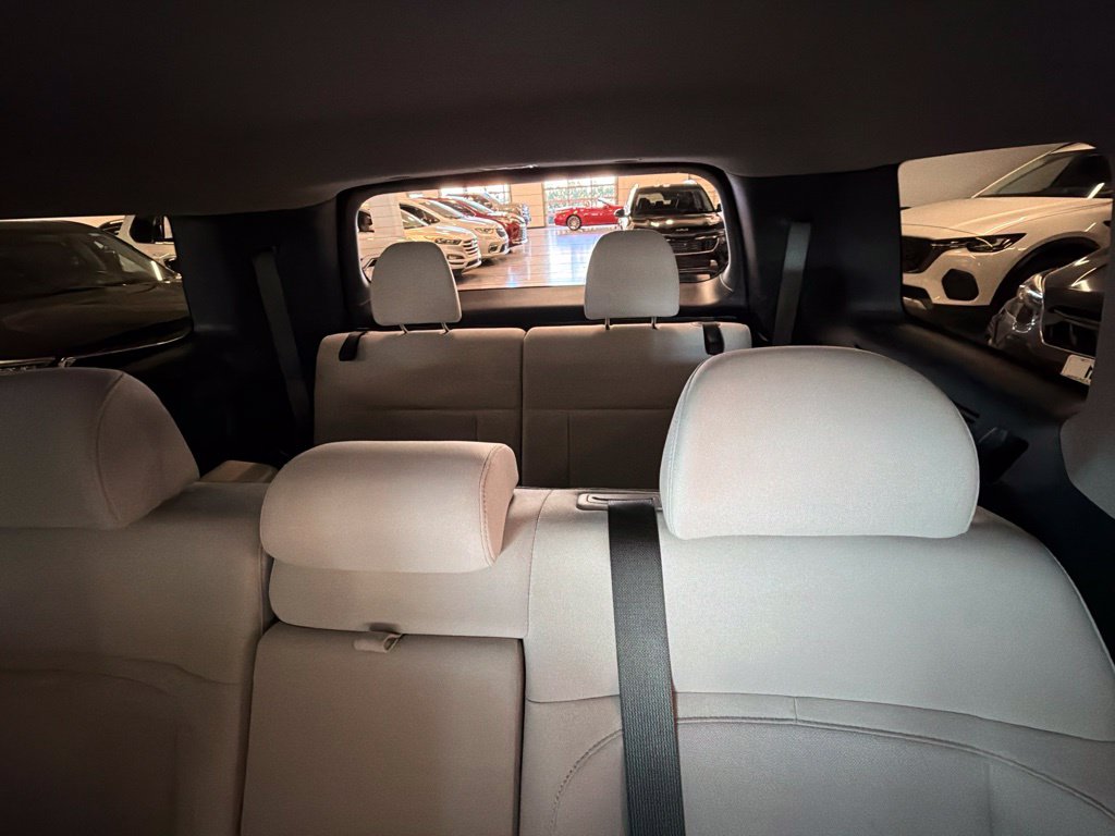Photo 13 of this Hyundai Santa Fe Hybrid