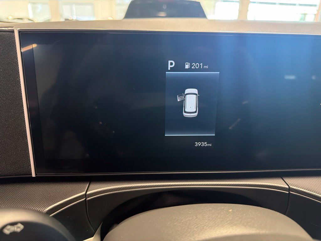 Photo 17 of this Hyundai Santa Fe Hybrid