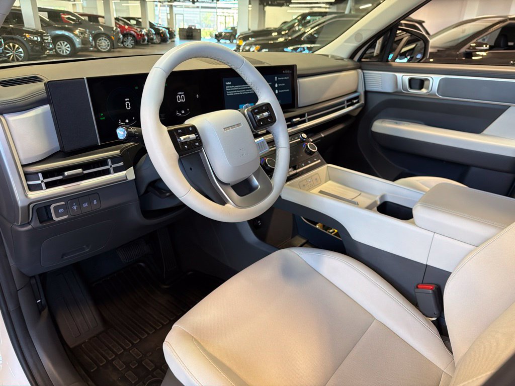 Photo 10 of this Hyundai Santa Fe Hybrid