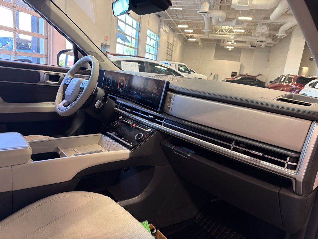Photo 19 of this Hyundai Santa Fe Hybrid