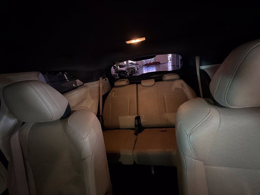 Photo 14 of this Toyota Sienna