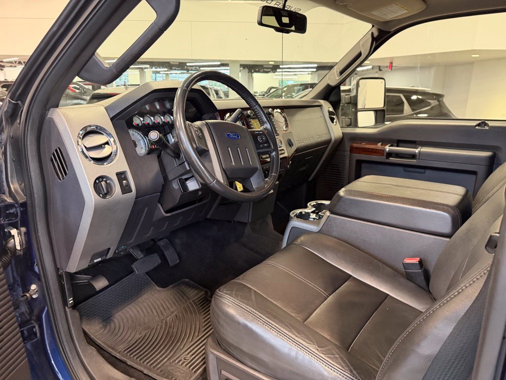 Photo 9 of this Ford Super Duty F-350 SRW