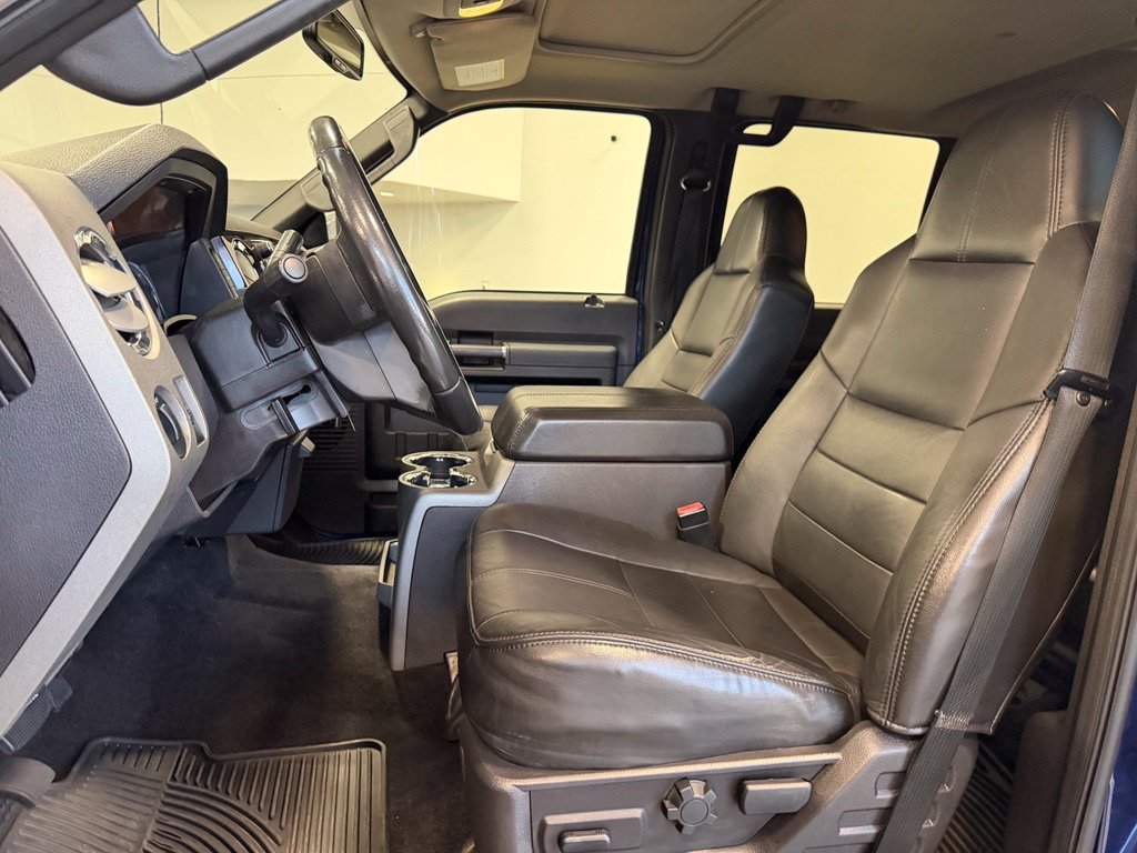 Photo 10 of this Ford Super Duty F-350 SRW