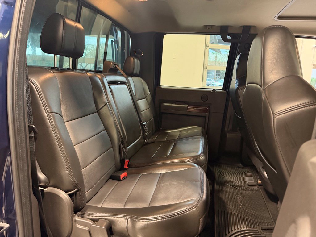 Photo 13 of this Ford Super Duty F-350 SRW