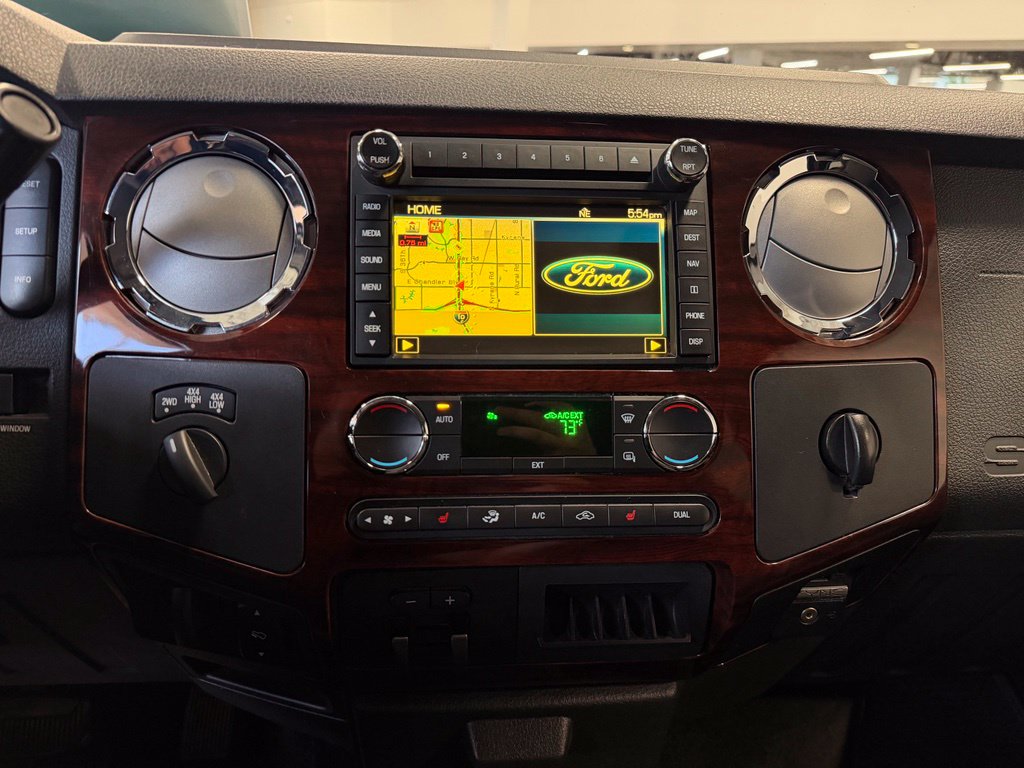 Photo 18 of this Ford Super Duty F-350 SRW