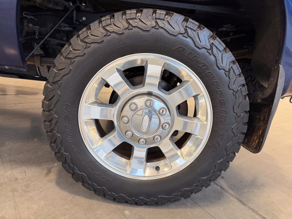 Photo 28 of this Ford Super Duty F-350 SRW