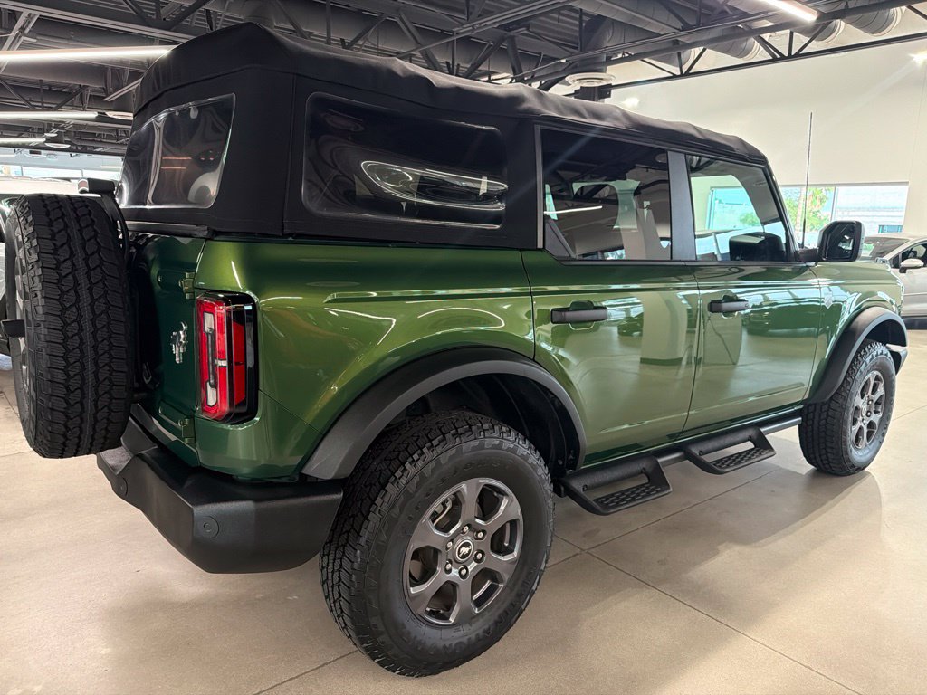 Photo 5 of this Ford Bronco