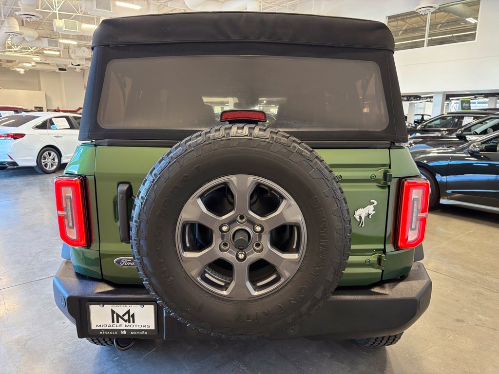 Photo 4 of this Ford Bronco
