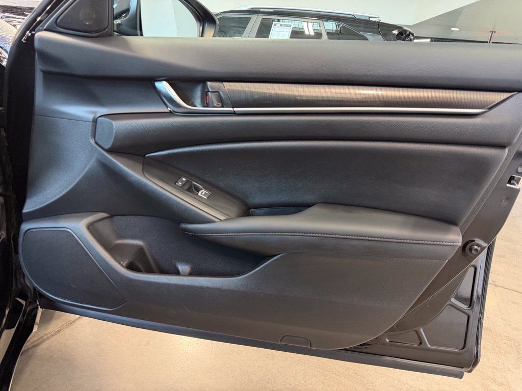 Photo 19 of this Honda Accord Sedan