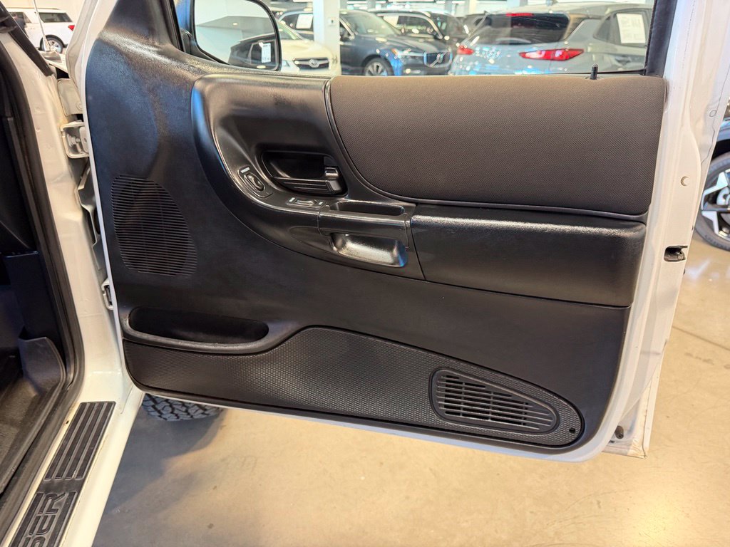 Photo 18 of this Ford Ranger